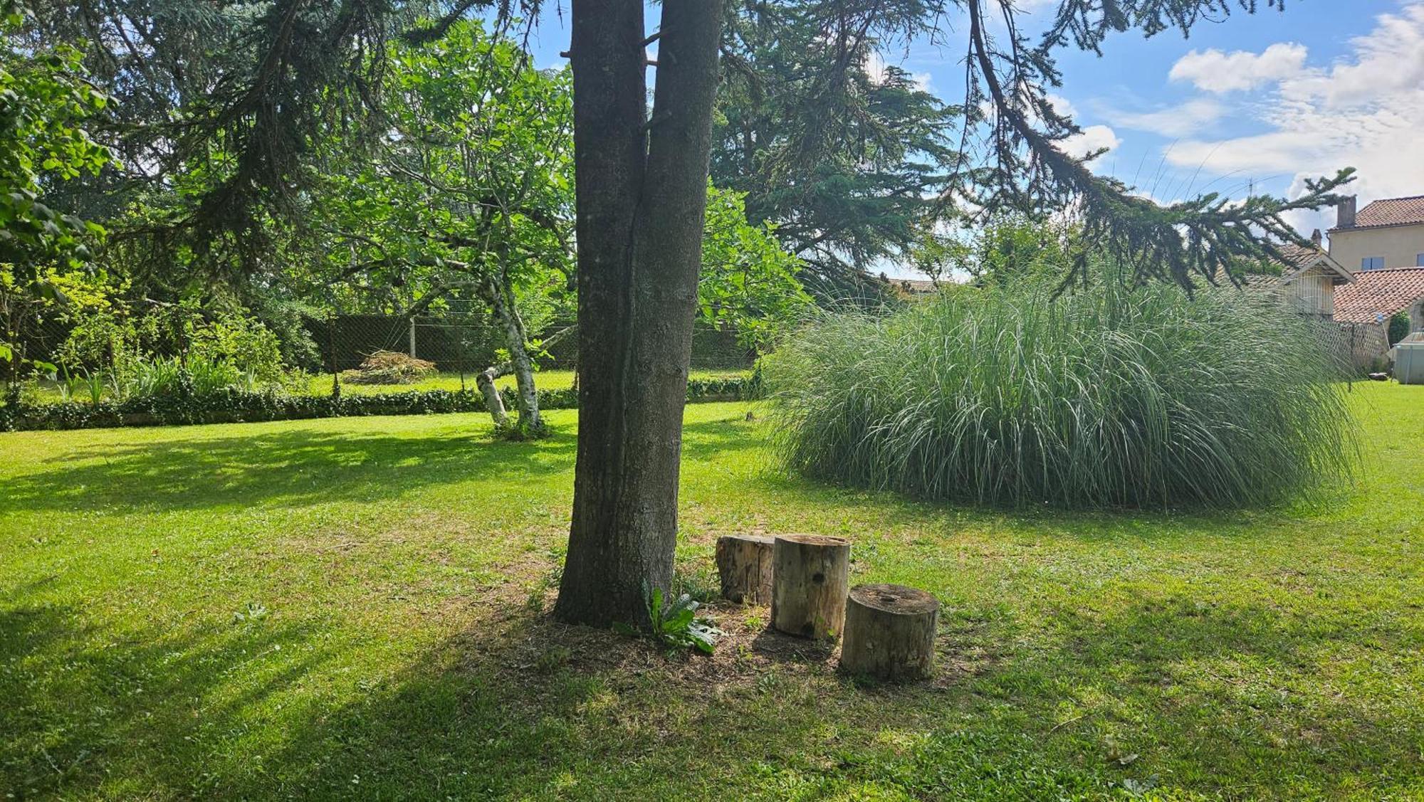 Chambres Et Gites Les Deux Chenes Pres De Bergerac Le Fleix Exteriör bild
