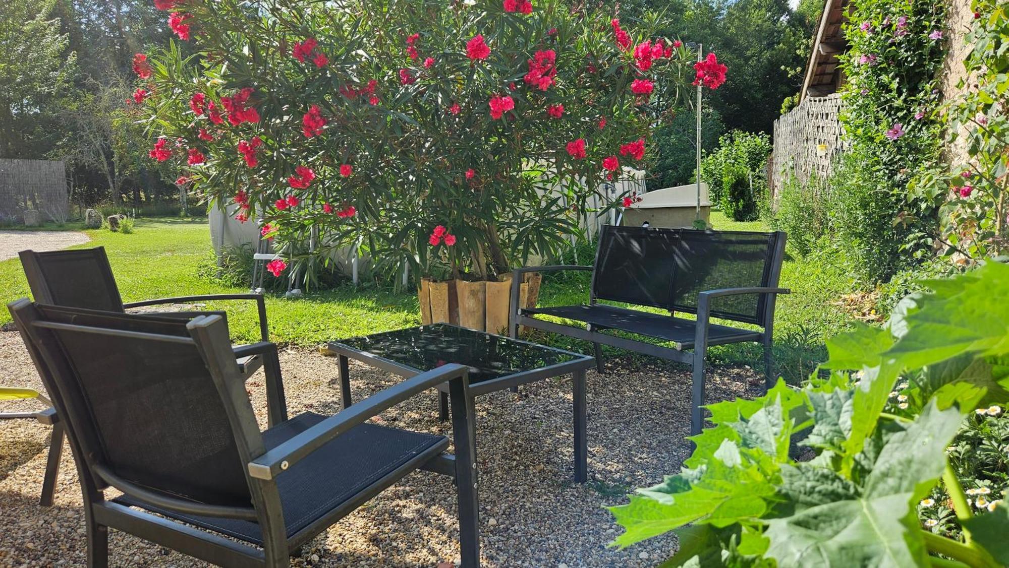 Chambres Et Gites Les Deux Chenes Pres De Bergerac Le Fleix Exteriör bild