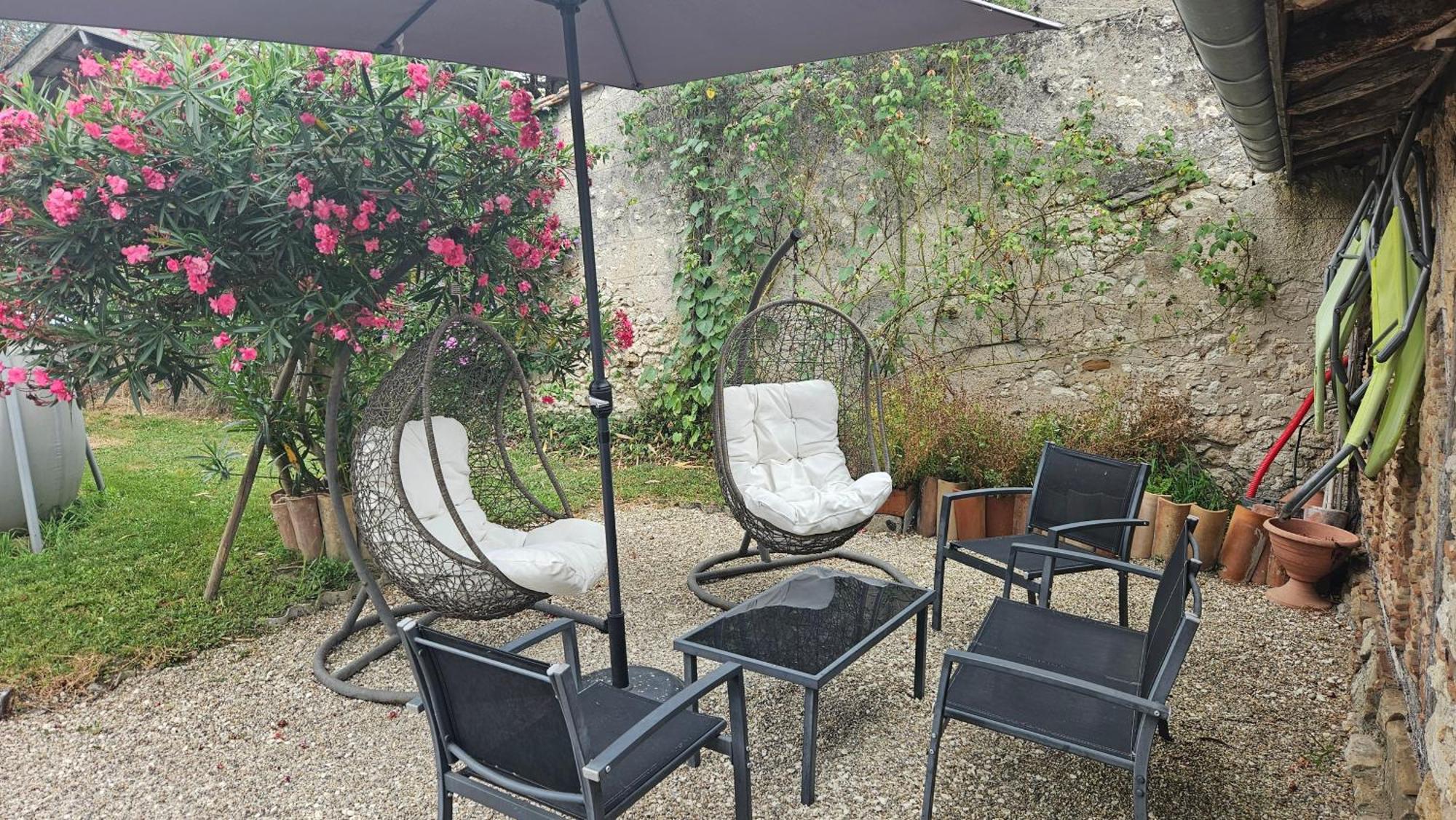 Chambres Et Gites Les Deux Chenes Pres De Bergerac Le Fleix Exteriör bild